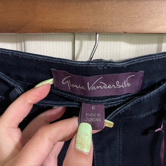 Gloria Vanderbilt Women's NWT Dark Wash Stretch Sadie Capri Jeans Size 6 - Picture 3 of 7